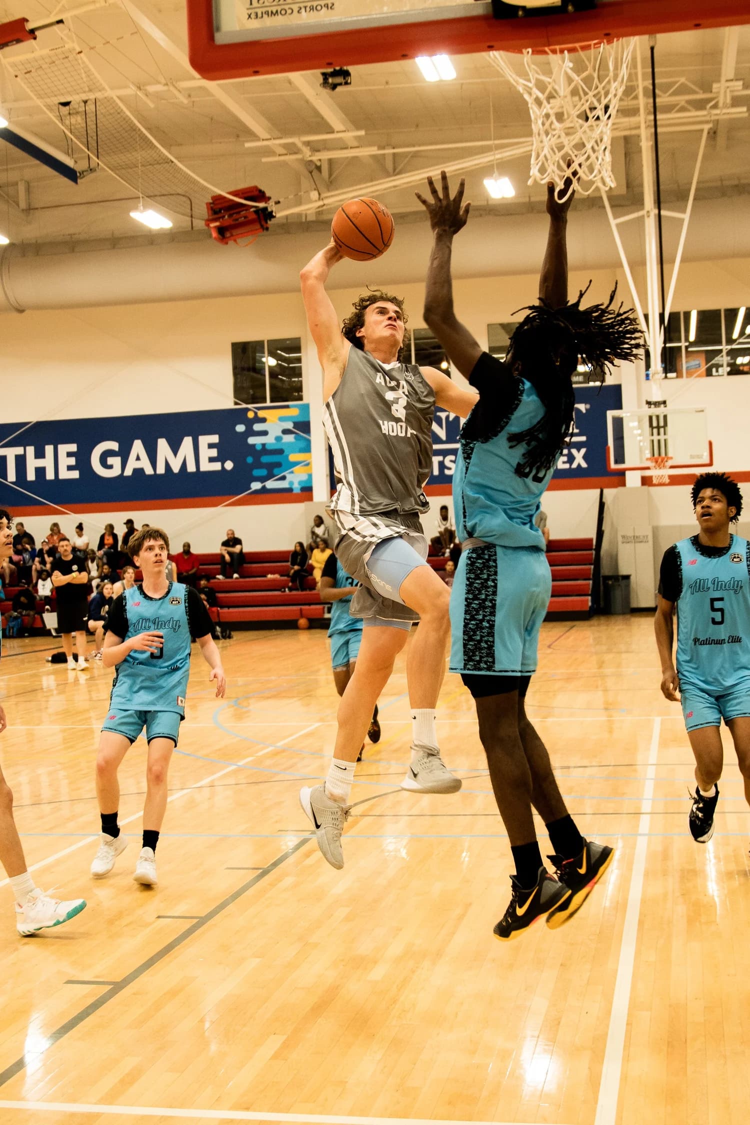 Noah Pagotto driving to the basket during the AUSA Hoops April 2023 US tour