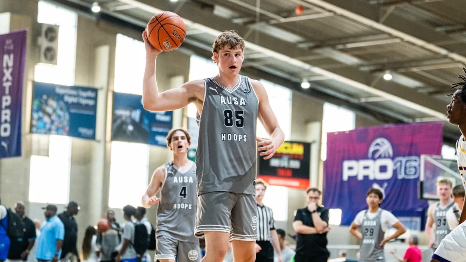 Luca Dinulescu Commits to Central Arizona College for Basketball